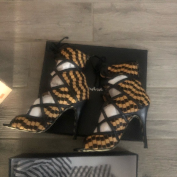 Alejandra G heels Wanda 2 - Picture 4 of 6